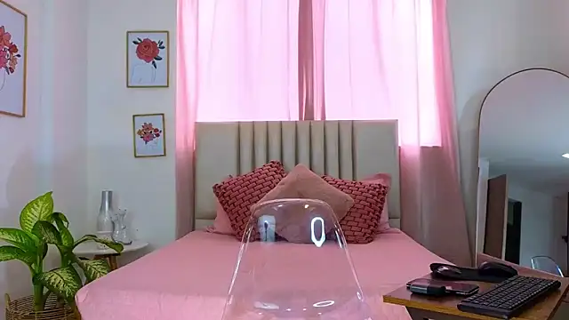 Snapshot of KristennBlue chatting on February 2025 05:24:02 PM KristennBlue online show from February 2025 05:24:02 PM