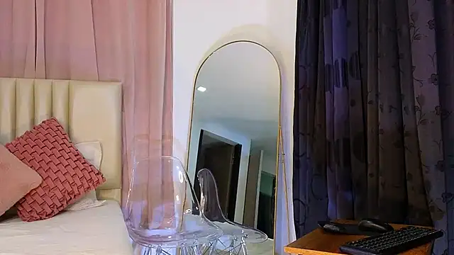 Snapshot of KristennBlue chatting on February 2025 02:03:01 AM KristennBlue online show from February 2025 02:03:01 AM