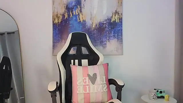 Snapshot of KristennBlue chatting on November 2025 10:04:01 AM KristennBlue online show from November 2025 10:04:01 AM