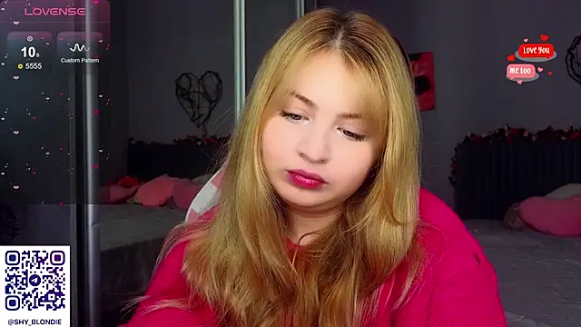 Snapshot of shy_blondiee chatting on January 2025 10:52:02 PM shy blondiee online show from January 2025 10:52:02 PM