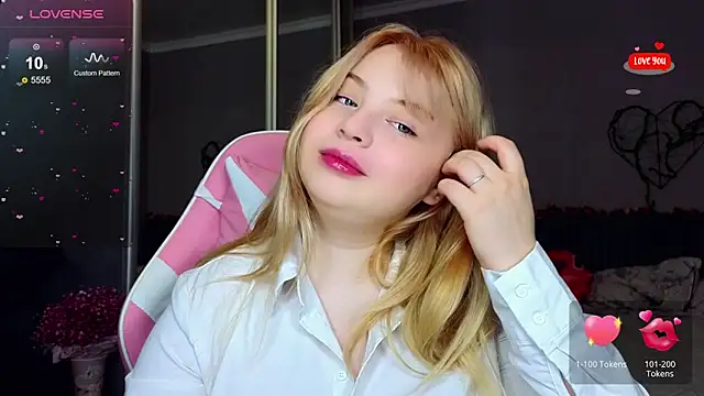 Snapshot of shy_blondiee chatting on February 2025 12:08:01 AM shy blondiee online show from February 2025 12:08:01 AM