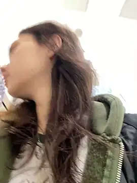 Snapshot of QuitieLia chatting on December 2024 08:15:02 AM QuitieLia online show from December 2024 08:15:02 AM