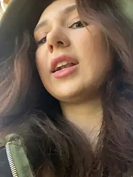 Snapshot of QuitieLia chatting on December 2024 03:11:02 PM QuitieLia online show from December 2024 03:11:02 PM