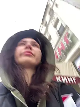 Snapshot of QuitieLia chatting on December 2024 08:12:01 AM QuitieLia online show from December 2024 08:12:01 AM