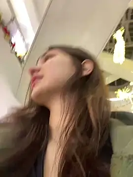 Snapshot of QuitieLia chatting on December 2024 03:17:01 PM QuitieLia online show from December 2024 03:17:01 PM