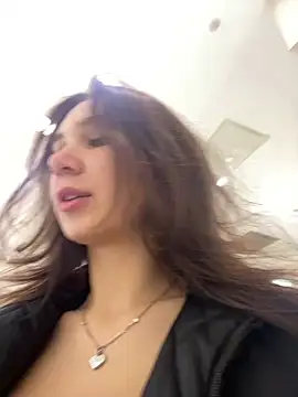 Snapshot of QuitieLia chatting on December 2024 08:22:02 AM QuitieLia online show from December 2024 08:22:02 AM