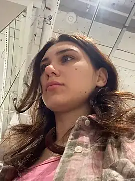 Snapshot of QuitieLia chatting on December 2024 08:35:01 AM QuitieLia online show from December 2024 08:35:01 AM