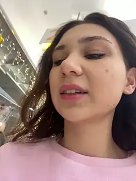 Snapshot of QuitieLia chatting on January 2025 08:22:01 AM QuitieLia online show from January 2025 08:22:01 AM