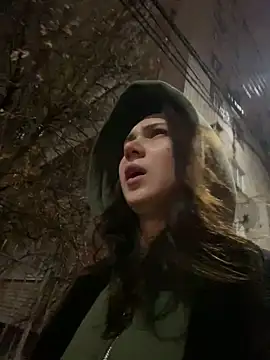 Snapshot of QuitieLia chatting on January 2025 03:22:01 PM QuitieLia online show from January 2025 03:22:01 PM