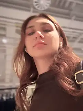 Snapshot of QuitieLia chatting on September 2025 08:28:02 AM QuitieLia online show from September 2025 08:28:02 AM