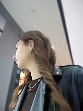 Snapshot of QuitieLia chatting on October 2025 08:22:01 AM QuitieLia online show from October 2025 08:22:01 AM