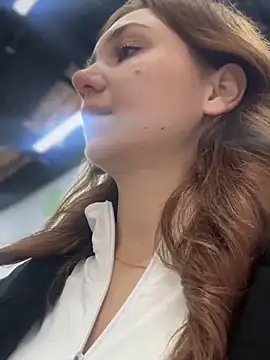 Snapshot of QuitieLia chatting on October 2025 08:25:01 AM QuitieLia online show from October 2025 08:25:01 AM