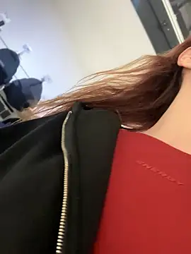 Snapshot of QuitieLia chatting on October 2025 08:26:02 AM QuitieLia online show from October 2025 08:26:02 AM