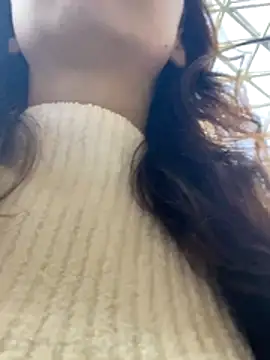 Snapshot of QuitieLia chatting on November 2025 08:14:02 AM QuitieLia online show from November 2025 08:14:02 AM