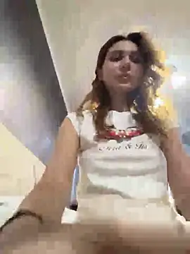 Snapshot of QuitieLia chatting on November 2025 08:19:01 AM QuitieLia online show from November 2025 08:19:01 AM