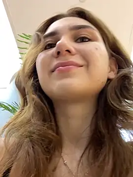 Snapshot of QuitieLia chatting on November 2025 09:19:02 AM QuitieLia online show from November 2025 09:19:02 AM