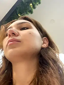 Snapshot of QuitieLia chatting on November 2025 08:26:01 AM QuitieLia online show from November 2025 08:26:01 AM