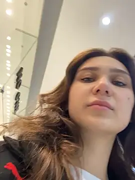 Snapshot of QuitieLia chatting on December 2025 09:36:01 AM QuitieLia online show from December 2025 09:36:01 AM