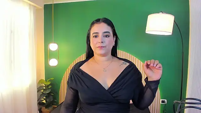 taylor bennet online show from November 2025 06:30:01 PM