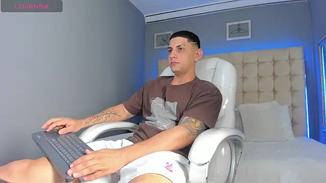 Alex cute77 online show from September 2025 12:41:02 PM