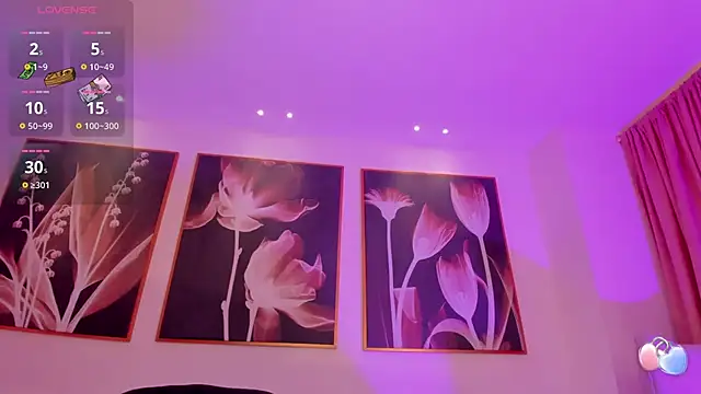 Snapshot of LindseyMoss chatting on January 2025 07:10:02 AM LindseyMoss online show from January 2025 07:10:02 AM