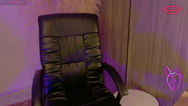 Snapshot of LindseyMoss chatting on February 2026 01:12:01 AM LindseyMoss online show from February 2026 01:12:01 AM