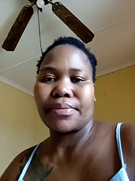 Snapshot of Real1SweetQueen chatting on February 2025 10:04:01 AM Real1SweetQueen online show from February 2025 10:04:01 AM