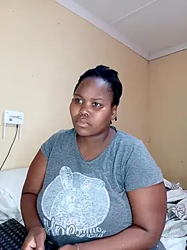 Snapshot of Real1SweetQueen chatting on February 2025 11:39:02 AM Real1SweetQueen online show from February 2025 11:39:02 AM