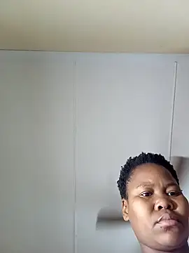 Snapshot of Real1SweetQueen chatting on February 2025 03:56:02 AM Real1SweetQueen online show from February 2025 03:56:02 AM