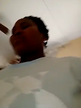 Snapshot of Real1SweetQueen chatting on February 2025 02:00:01 PM Real1SweetQueen online show from February 2025 02:00:01 PM