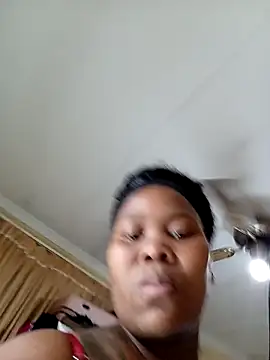 Snapshot of Real1SweetQueen chatting on March 2025 05:39:02 PM Real1SweetQueen online show from March 2025 05:39:02 PM