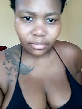 Snapshot of Real1SweetQueen chatting on March 2025 03:27:02 PM Real1SweetQueen online show from March 2025 03:27:02 PM