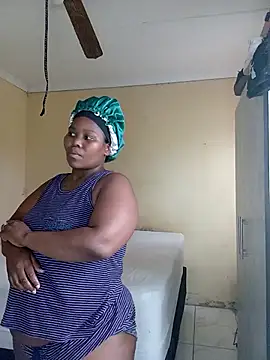 Snapshot of Real1SweetQueen chatting on March 2025 11:32:01 AM Real1SweetQueen online show from March 2025 11:32:01 AM