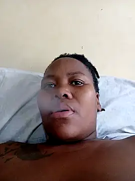 Snapshot of Real1SweetQueen chatting on March 2025 07:26:01 AM Real1SweetQueen online show from March 2025 07:26:01 AM