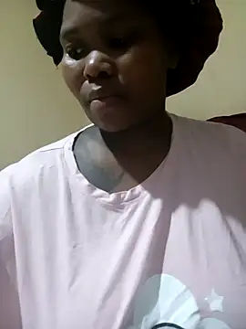 Snapshot of Real1SweetQueen chatting on March 2025 07:38:01 PM Real1SweetQueen online show from March 2025 07:38:01 PM