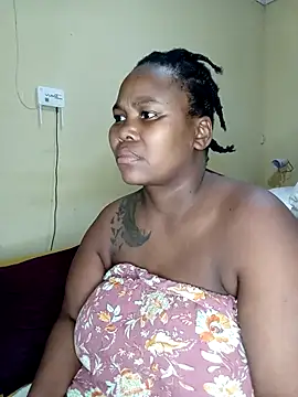 Snapshot of Real1SweetQueen chatting on March 2025 04:31:02 PM Real1SweetQueen online show from March 2025 04:31:02 PM