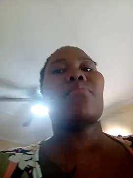 Snapshot of Real1SweetQueen chatting on March 2025 09:12:02 AM Real1SweetQueen online show from March 2025 09:12:02 AM