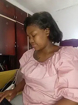 Snapshot of Real1SweetQueen chatting on July 2026 11:58:02 AM Real1SweetQueen online show from July 2026 11:58:02 AM