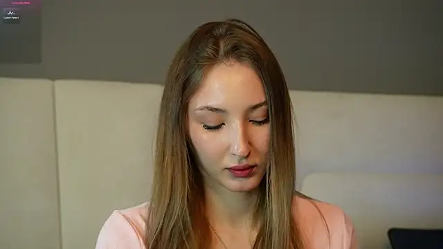 Snapshot of annief0x chatting on April 2026 05:51:02 AM annief0x online show from April 2026 05:51:02 AM