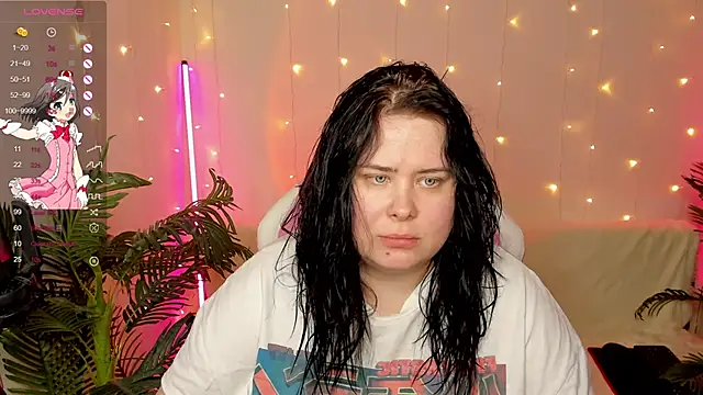 Snapshot of Akemi_BBW chatting on December 2024 06:48:02 PM Akemi BBW online show from December 2024 06:48:02 PM