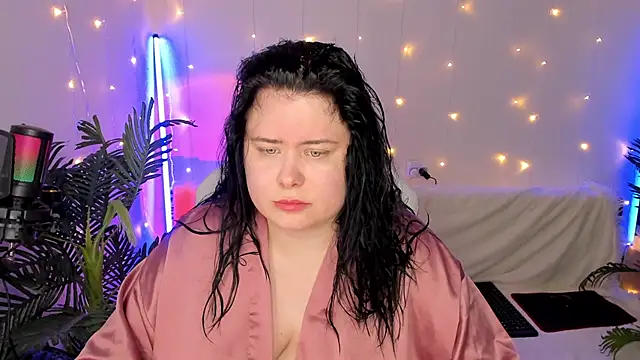 Snapshot of Akemi_BBW chatting on December 2024 06:44:02 PM Akemi BBW online show from December 2024 06:44:02 PM