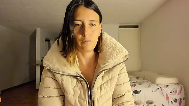 zoe jeane beker online show from December 2024 12:32:02 AM