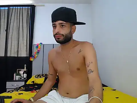 Evilboy555 online show from November 2025 03:00:02 PM