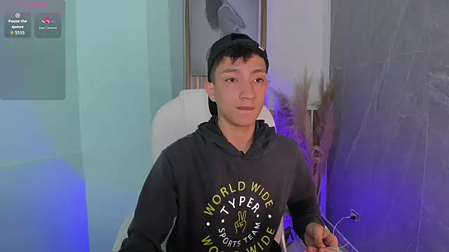 DereckCooperr online show from April 2026 10:54:02 PM