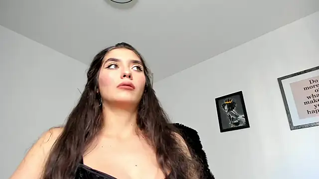 Snapshot of PortraitMarie chatting on January 2025 01:17:01 PM PortraitMarie online show from January 2025 01:17:01 PM