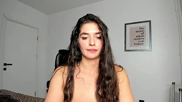 Snapshot of PortraitMarie chatting on January 2025 04:39:01 PM PortraitMarie online show from January 2025 04:39:01 PM