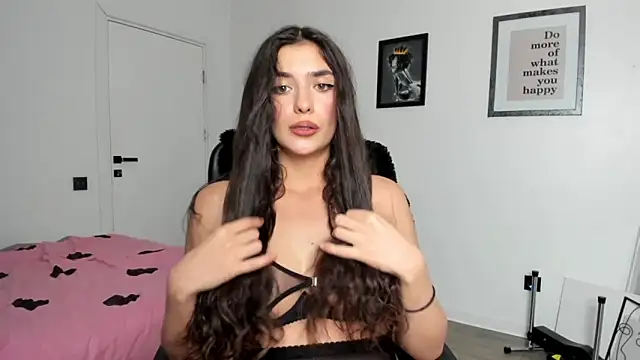 Snapshot of PortraitMarie chatting on February 2025 06:02:01 PM PortraitMarie online show from February 2025 06:02:01 PM