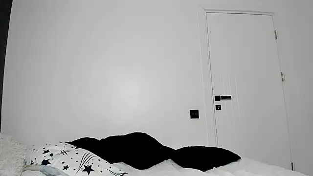 Snapshot of PortraitMarie chatting on February 2025 03:27:02 PM PortraitMarie online show from February 2025 03:27:02 PM