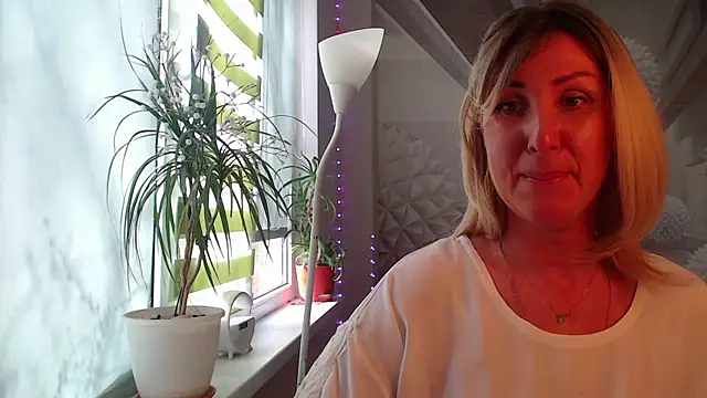 Snapshot of Ariel_the_mermaid chatting on April 2026 06:38:02 AM Ariel the mermaid online show from April 2026 06:38:02 AM