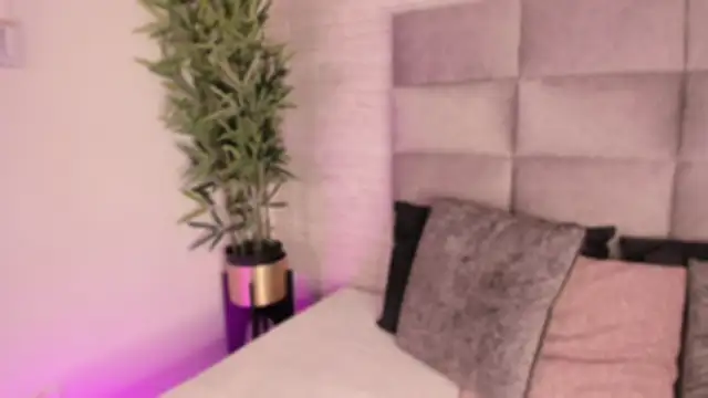 mia crawford online show from October 2025 11:44:02 AM